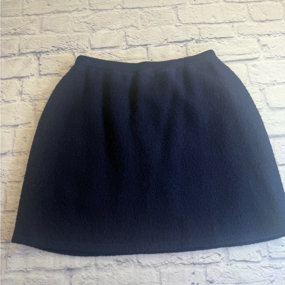 Vintage Woolrich Navy Women's Skirt. 100% Wool. Size L